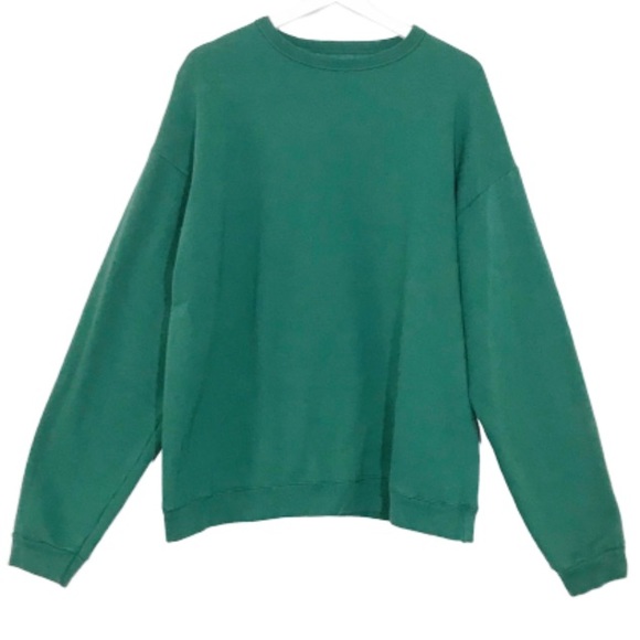 oversized green sweatshirt